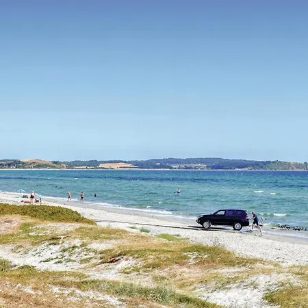 Three-bedroom Holiday In