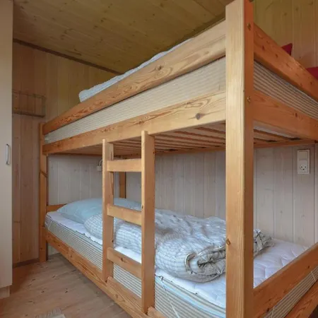 別荘 Three-bedroom Holiday In *