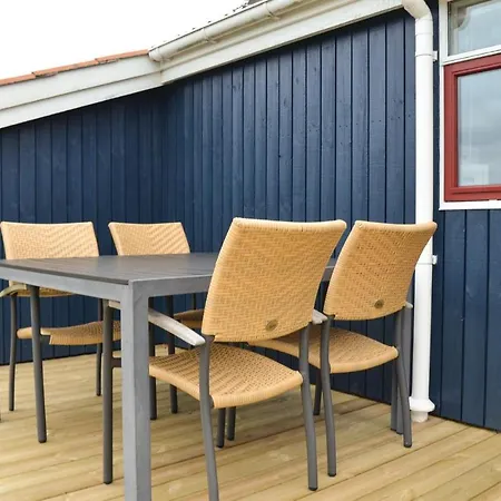 Three-bedroom Holiday In *