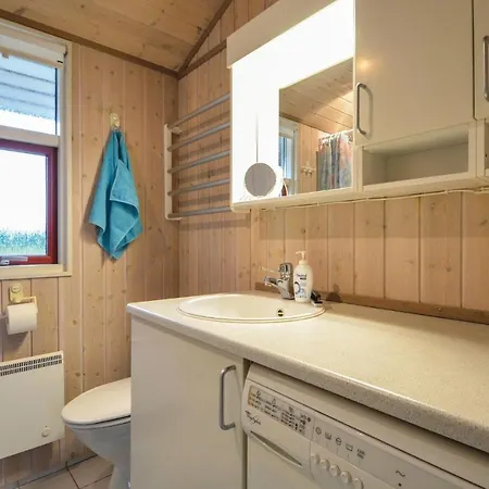 別荘 Three-bedroom Holiday In *