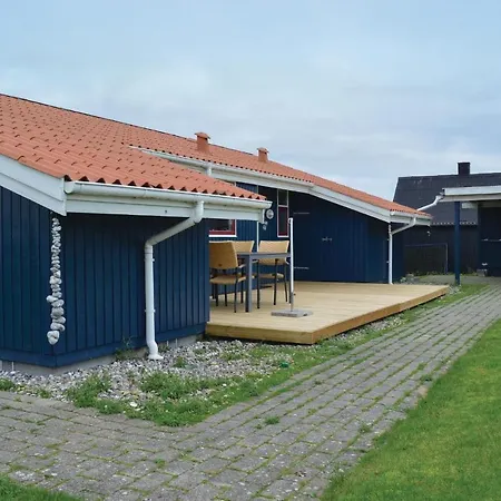 Three-bedroom Holiday In